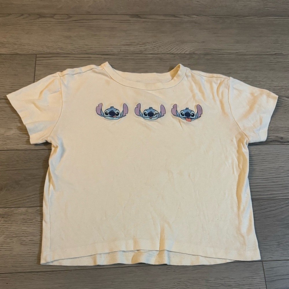 Cream Disney Stitch Short Sleeve Shirt (XS)